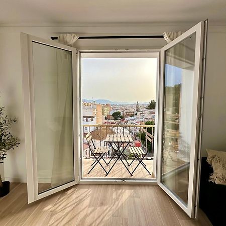 Atico Con Solarium Y Bbq Cerca Del Centro 6 Pax Lägenhet Málaga Exteriör bild