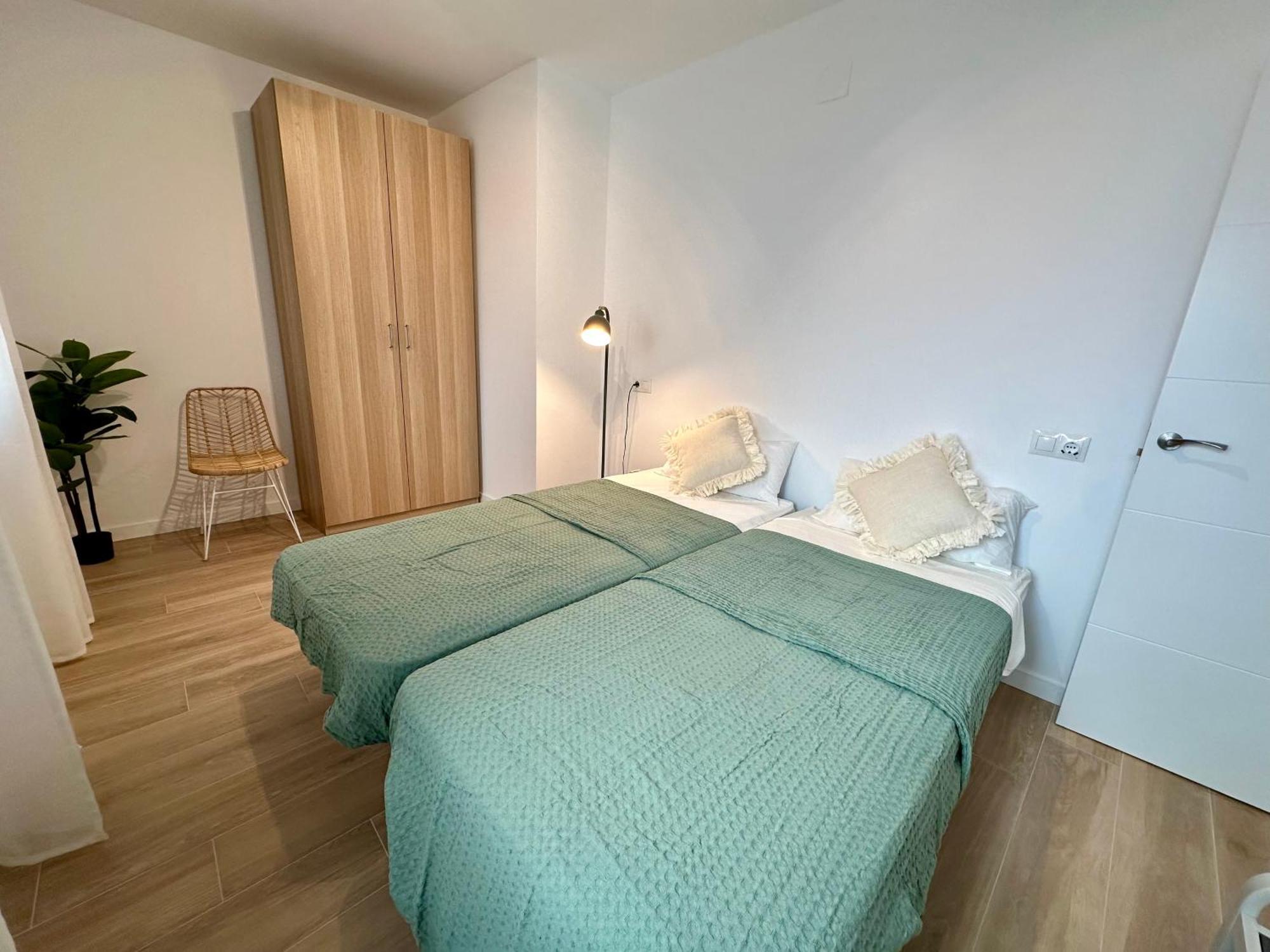 Atico Con Solarium Y Bbq Cerca Del Centro 6 Pax Lägenhet Málaga Exteriör bild