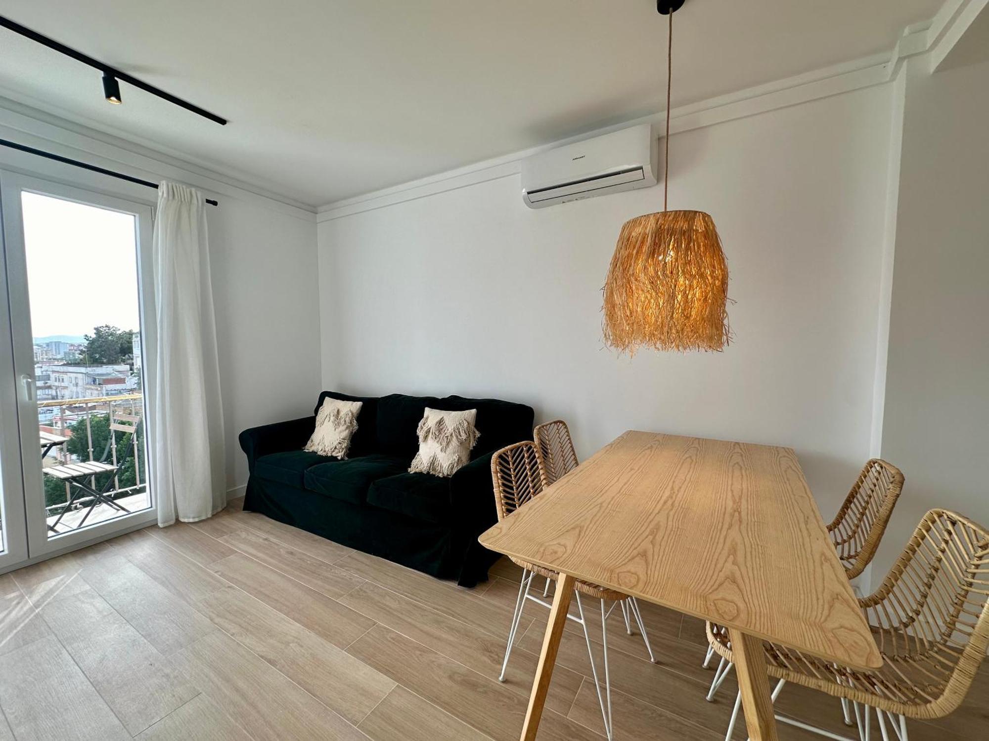 Atico Con Solarium Y Bbq Cerca Del Centro 6 Pax Lägenhet Málaga Exteriör bild