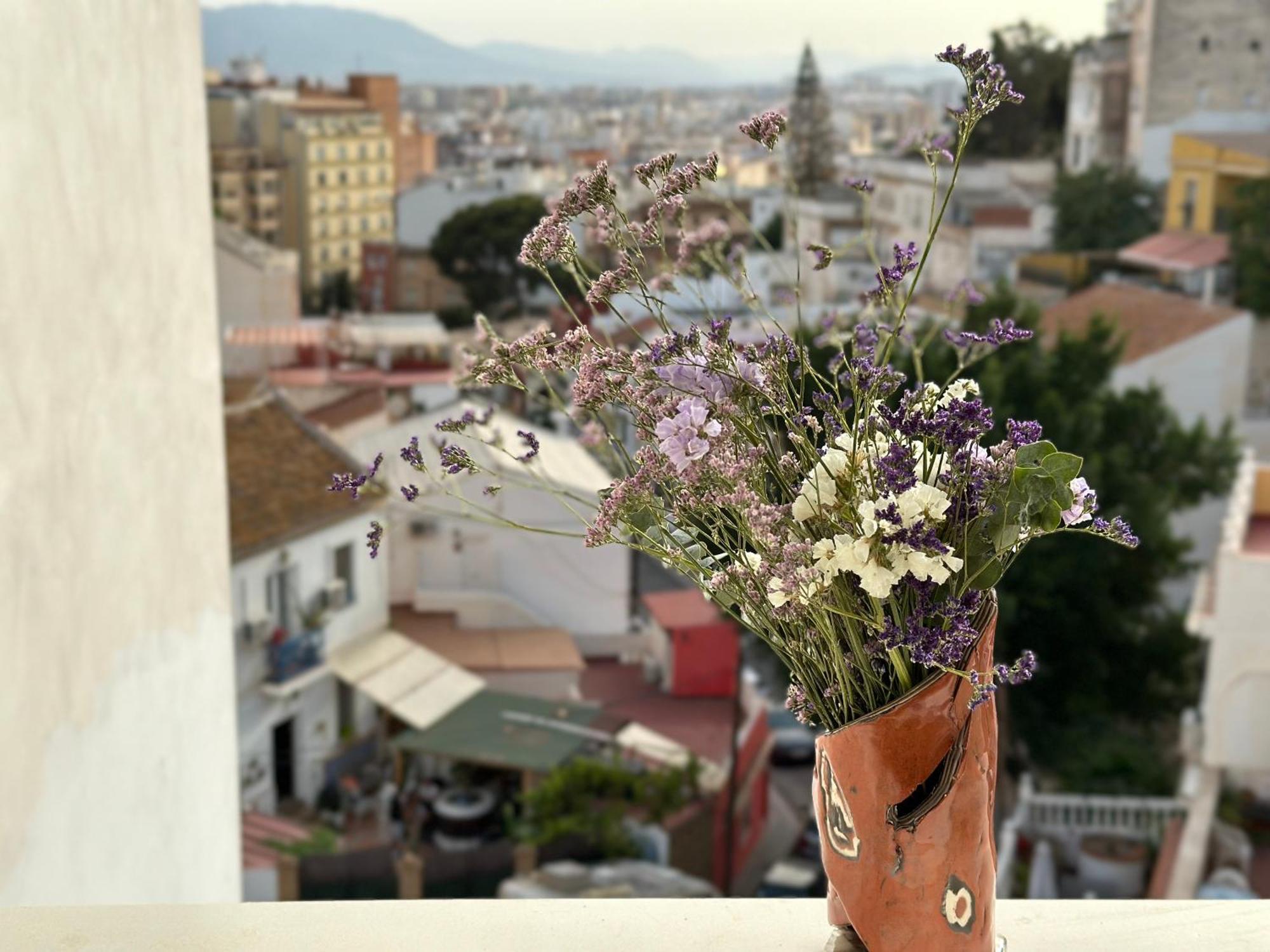 Atico Con Solarium Y Bbq Cerca Del Centro 6 Pax Lägenhet Málaga Exteriör bild